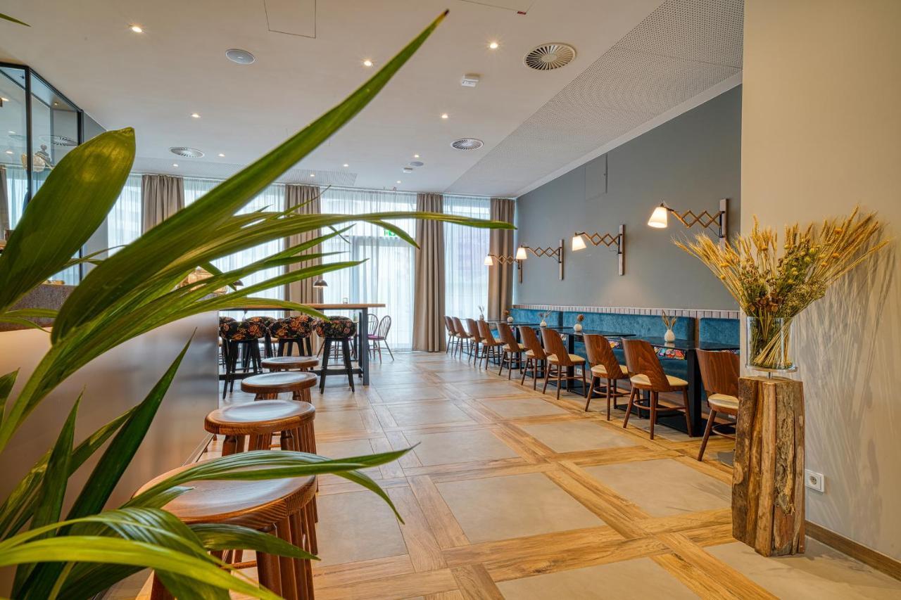 Vienna House Easy By Wyndham Freiburg City Экстерьер фото