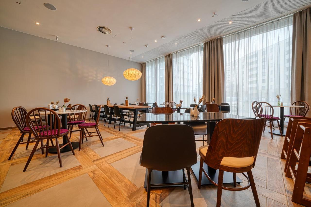 Vienna House Easy By Wyndham Freiburg City Экстерьер фото