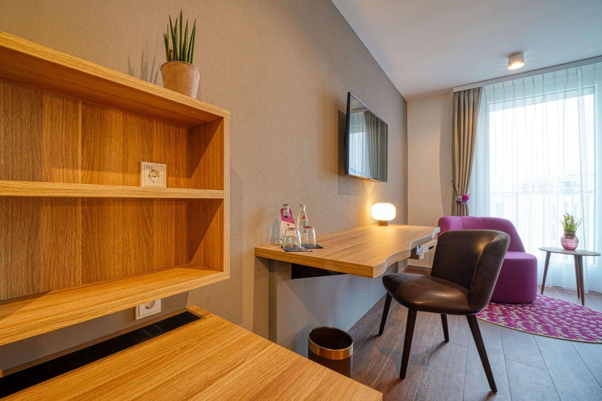 Vienna House Easy By Wyndham Freiburg City Экстерьер фото