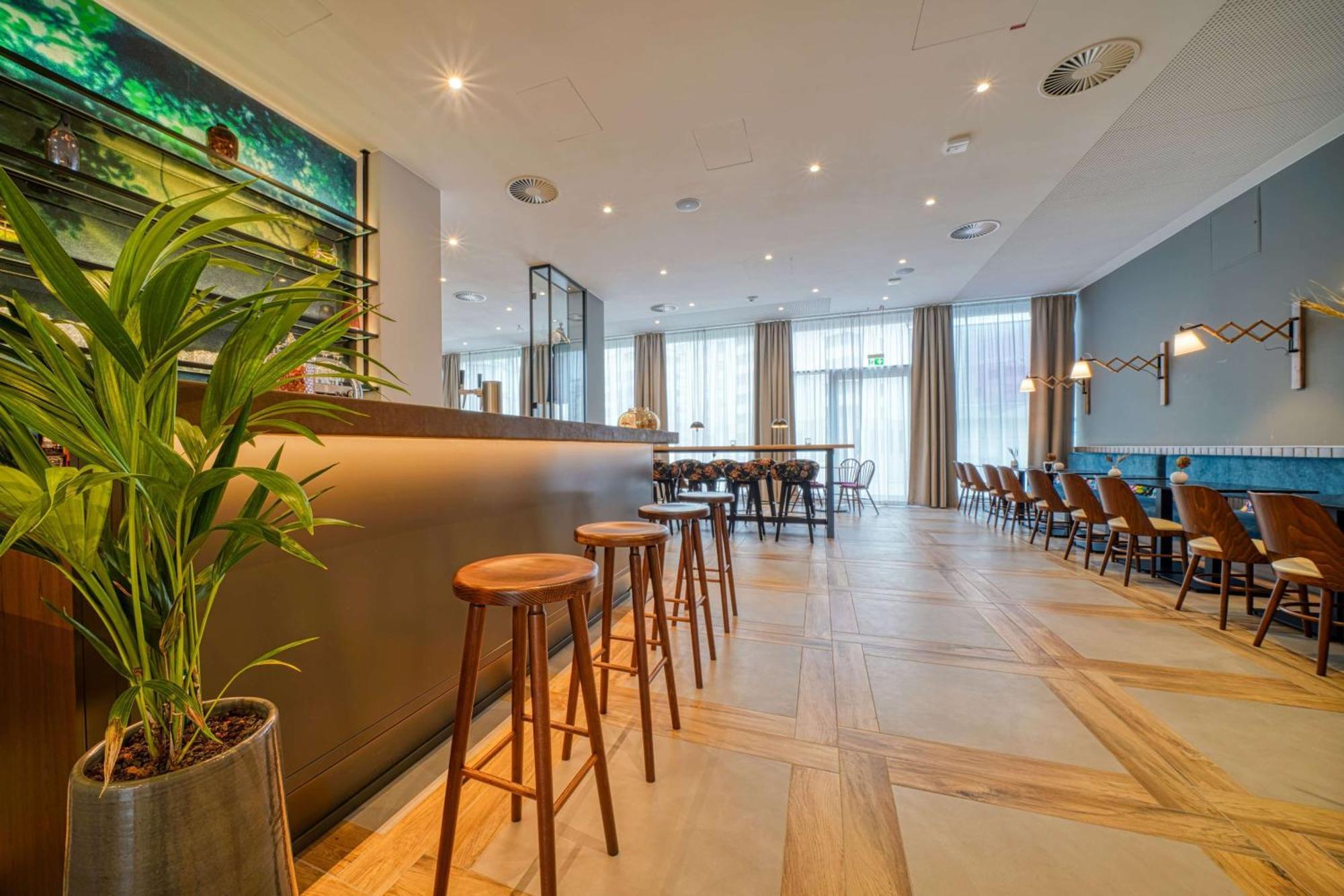 Vienna House Easy By Wyndham Freiburg City Экстерьер фото