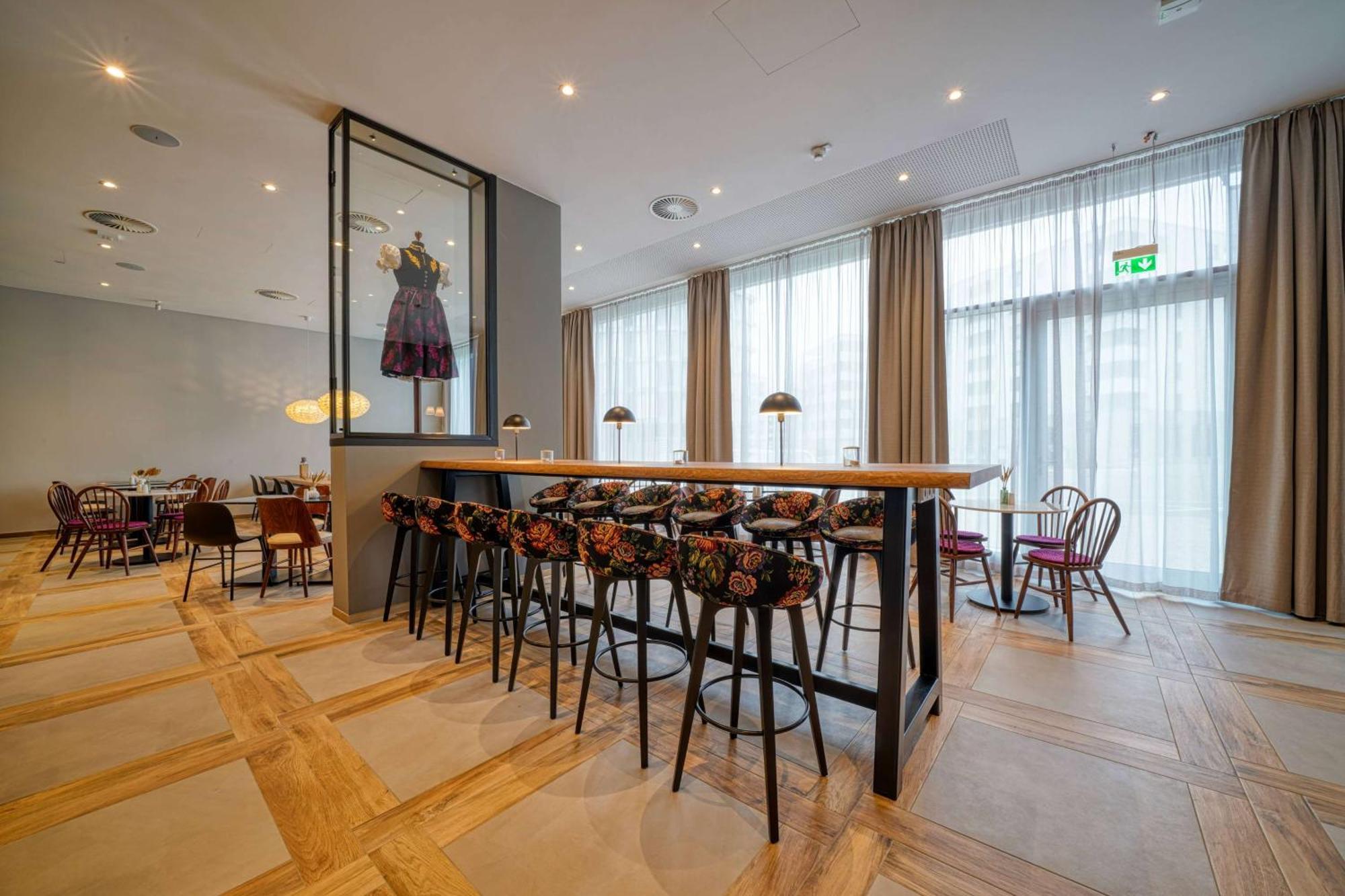Vienna House Easy By Wyndham Freiburg City Экстерьер фото